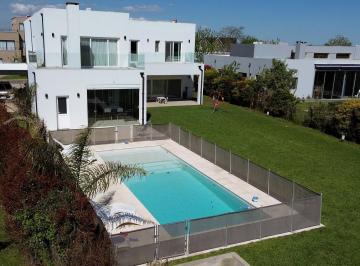 Casa · 360m² · 7 Ambientes · 6 Cocheras · Casa en Venta Al Golf, 7 Ambientes, en Haras de Santa María, Escobar, Gba Norte