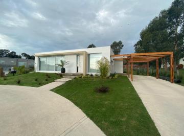 Casa · 168m² · 3 Ambientes · Casa en Arenas del Sur