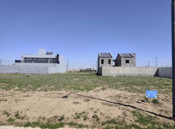Foto · Exclusivo Lote en Pampas de Manantiales - Entorno Consolidado y Residencial