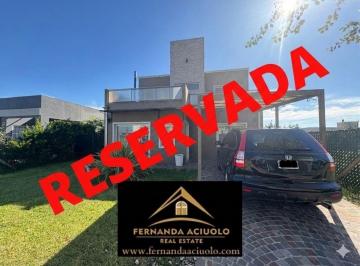 Casa · 108m² · 5 Ambientes · Hermosa Casa en Venta en Laguna Azula Apta Credito