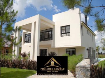 Casa · 283m² · 5 Ambientes · Hermosa Casa en Venta en Venado 2
