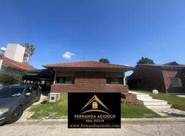 Casa · 160m² · 5 Ambientes · 1 Cochera · Hermoso Chalet en Venta en Country Venado 1