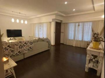 Casa · 220m² · 6 Ambientes · 2 Cocheras · Casa 6 Ambientes Zona San Carlos