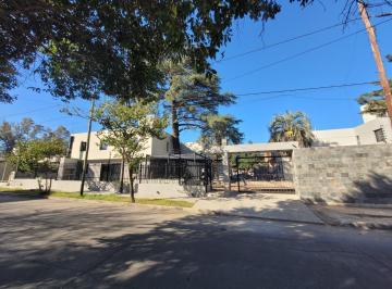 Casa · 115m² · 4 Ambientes · 2 Cocheras · Venta Housing 3 Dorm a Estrenar
