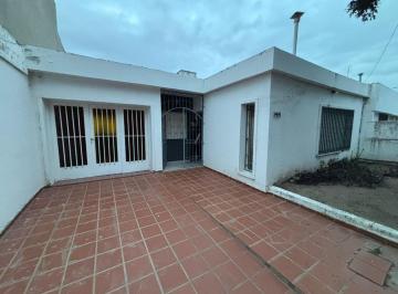 Casa · 150m² · 4 Ambientes · 1 Cochera · Hermosa Casa con Dos Habitaciones en Carlos Paz
