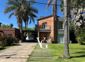 Casa · 160m² · 4 Ambientes · 2 Cocheras · Casa en Nautico Escobar Financiacion! Oportunidad! Apto Credito