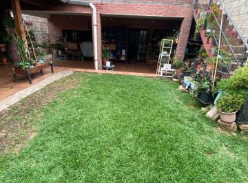 Casa · 220m² · 5 Ambientes · 3 Cocheras · Muy Linda Casa Vta 4 Dor Bcon/qcho/jard Piedra Buen G. Bourg