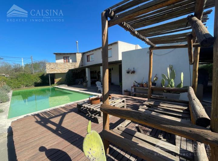 Casa · 650m² · 4 Ambientes · 2 Cocheras