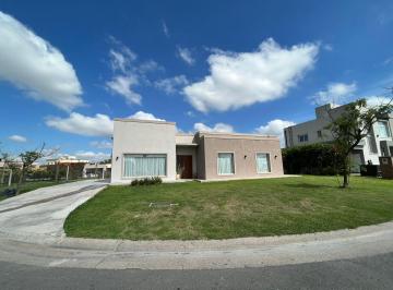 Casa · 605m² · 4 Ambientes · Casa en Venta en Barrio La Horqueta Canning