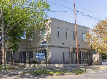 Casa de 4 ambientes, Morón · Casa en Venta 4 Ambientes con Garage Castelar Norte Apto Credito Bancario