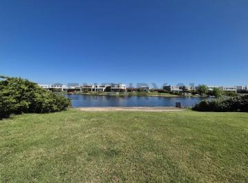 Terreno · 795m² · Venta de Lote Al Agua en Barrio Ceibos. Puertos del Lago.