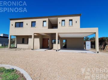 Casa · 209m² · 5 Ambientes · 2 Cocheras · Casa Venta - Haras San Pablo - Cuatro Dorm. - General Rodriguez