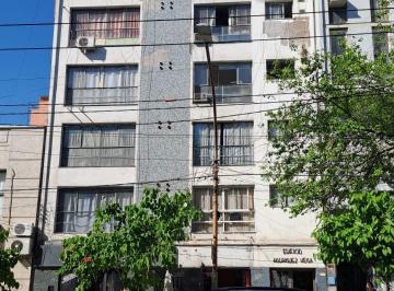 Oficina comercial de 4 ambientes, Ciudad de Mendoza · Oficina Colon y España, 2 Privados, Recepción, Cocina, Baño