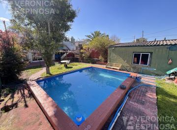 Casa · 172m² · 4 Ambientes · 2 Cocheras · Casa de Cuatro Ambientes en Venta, Moron Sur