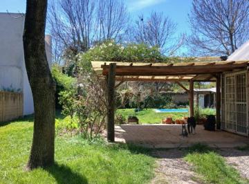 escobar-loma-verde-venta-casa-5-o-mas-ambientes · Hermosa Casaquinta con Parque, Pileta y Quincho