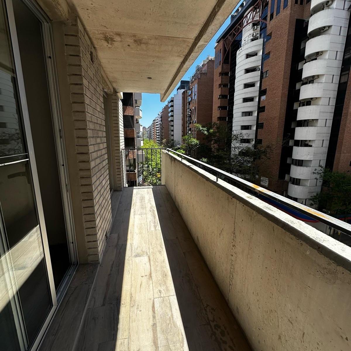 Av Estrada al 100