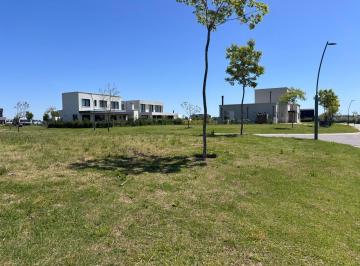 Terreno · 665m² · Lote Interno en Esquina en Venta / Barrio Riberas Puertos
