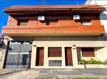 Casa de 6 ambientes, Lanús · Importante Casa - Venta en Bloque