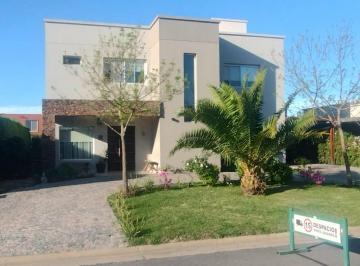 Casa de 5 ambientes, Tigre · Hermosa Casa en Venta en Barrio San Gabriel de Villanueva