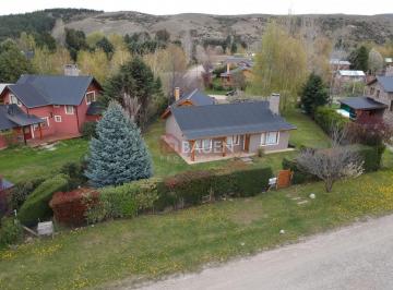 Casa · 104m² · 6 Ambientes · 2 Cocheras · Casa 3 Dorm. a Pasos del Rio Chimehuin en Junin de Los Andes, Neuquen