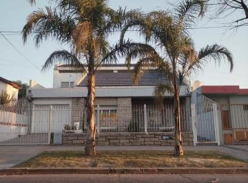 Casa de 6 ambientes, Merlo · Oportunidad! Chalet en Venta Merlo Centro