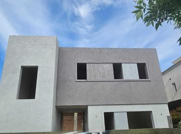 Casa · 176m² · 5 Ambientes · 1 Cochera · Casa en Venta en Santa Elena, Pilar del Este, Pilar