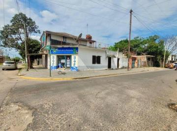 Casa · 202m² · 5 Ambientes · Casa con Locales en Venta en El Jaguel
