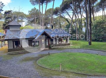 Casa · 129m² · 4 Ambientes · Casa en Carilo