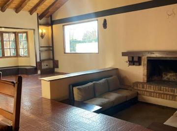 Casa · 300m² · 5 Ambientes · 10 Cocheras · Casa en Venta en Huerto, La Puntilla