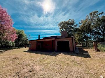 Quinta vacacional · 343m² · 7 Ambientes · 1 Cochera · Quinta en Colastine, 4 Dorm. y Pileta