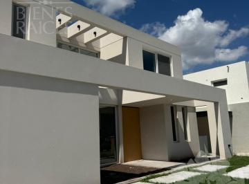 Casa · 263m² · 6 Ambientes · 2 Cocheras · Casa en Venta - Santa Ana, Villanueva, Tigre