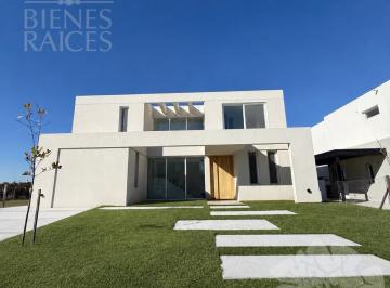 Casa · 263m² · 6 Ambientes · 2 Cocheras · Casa en Venta - Santa Ana, Villanueva, Tigre