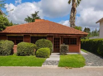 Casa · 145m² · 4 Ambientes · 4 Cocheras · Venta Chalet en Country El Venado - en Una Planta - Apto Credito - Caning