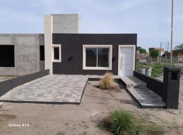 Casa · 80m² · 2 Dormitorios · Venta Casa 2 Dorm. a Estrenar - Arguello