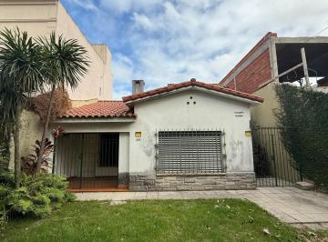 Casa · 554m² · 5 Ambientes · 1 Cochera · Casa en Banfield Oeste