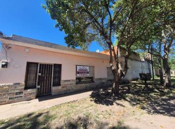 Casa de 4 ambientes, Esteban Echeverría · Casa en Barrio Tranquilo