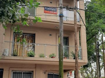Departamento de 2 ambientes, Lomas de Zamora · Amplio y Luminoso Dos Ambientes en Lomas Cercano a La Estacion.