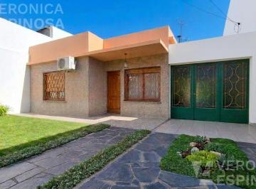Casa · 155m² · 3 Ambientes · 2 Cocheras · Casa con Local Venta Moron