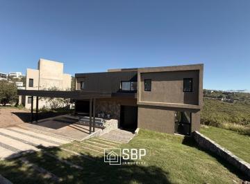 SBP-SBP-169_2 · Oportunidad en La Deseada | 1100 m² | 3 Dorm