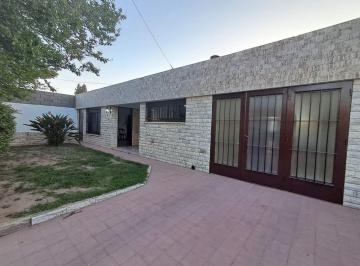 Foto · Tres Dorm. Mas Dependencia y Quincho! Gran Patio