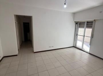 Departamento · 56m² · 2 Ambientes · Departamento de Dos Ambientes con Patio en Venta en Avellaneda