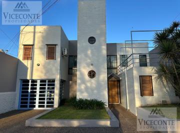 Casa de 3 ambientes, Chascomús · Casa 135 m². Libres del Sur 836 E/salta y Tucumán. Chascomús, Buenos Aires