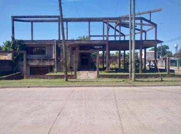 Bodega-Galpón · 600m² · Excelente Casa con Terreno Contiene Galpón/depósito y Parque Ideal Inversionista en Venta Zona de Ez