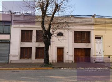 Casa · 197m² · 6 Ambientes · 1 Cochera · Casa en Centro de Lujan