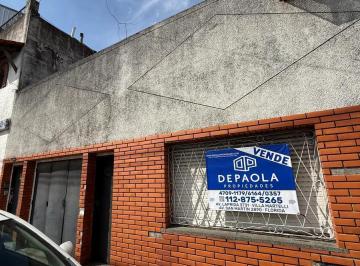 Bodega-Galpón · 380m² · 8 Ambientes · 1 Cochera · Casa Multifamiliar con 3 Unidades Lote 8,66x45