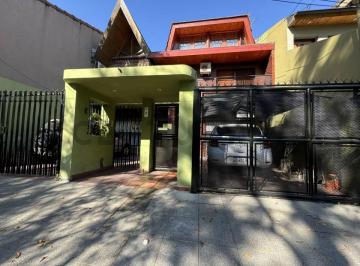 Casa · 153m² · 4 Ambientes · 1 Cochera · Venta Triplex 4 Ambientes en Ciudad Jardin