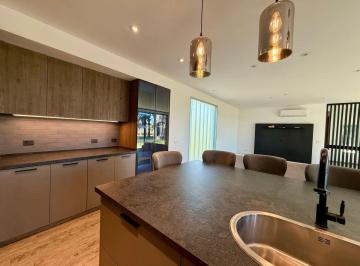 Casa de 3 ambientes, La Plata · Casa en Venta Club de Campo Miralagos Golf Ruta 2 La Plata Oportunidad Sup. Total 700 m Losa Radiante