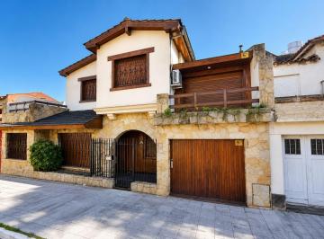 KNK-KNK-5081_2 · Oportunidad Casa 4 Ambientes 202 m² Escucha Ofertas