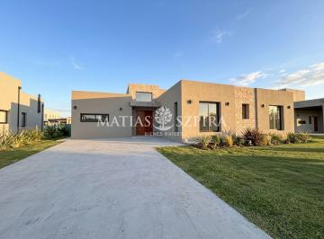 Casa · 156m² · 5 Ambientes · Venta de Casa 5 Ambientes en Prados del Oeste, Moreno