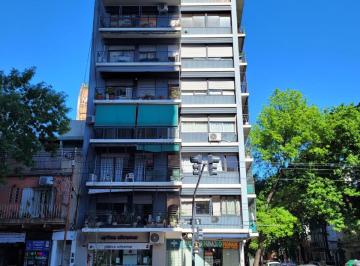 Departamento de 4 ambientes, Colegiales · Colegiales: Excelente! 4 Amb. Balcón Frente Muy Luminoso! Delgado 500